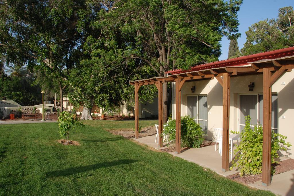 Kibbutz Tiratzvi - Country Lodging Tirat Zevi Esterno foto