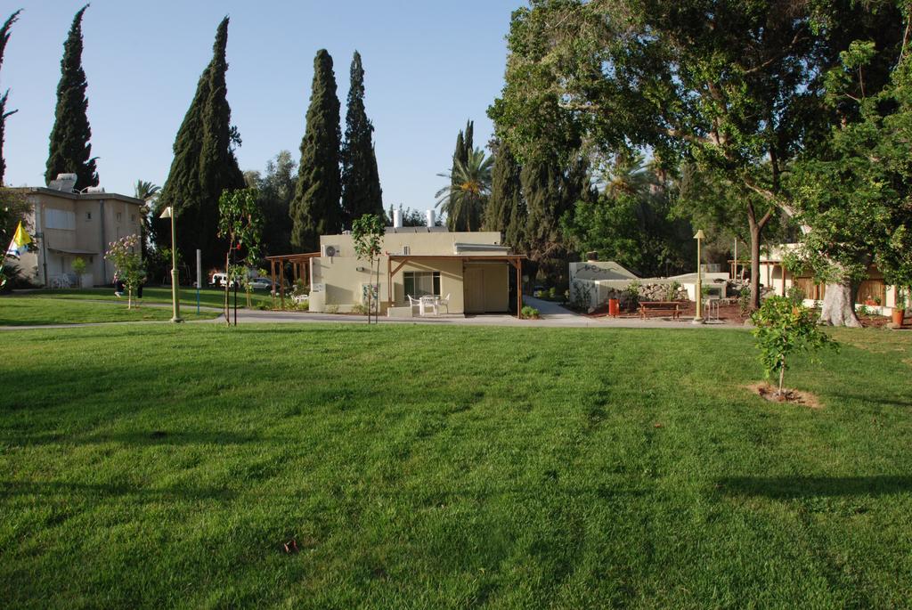 Kibbutz Tiratzvi - Country Lodging Tirat Zevi Esterno foto